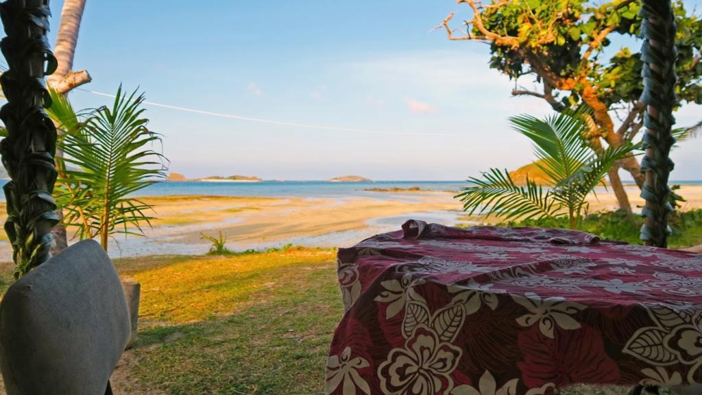 Yasawa Homestays Naisisili Exterior foto
